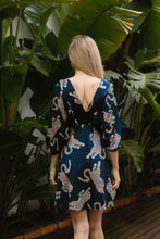Carregar imagem no visualizador da galeria, Vestido Midi Madalena tigres
